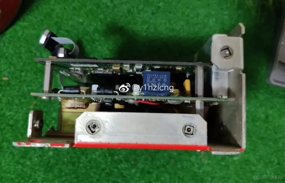 拆解飞机黑匣子，看看内部构造、PCB及芯片！_定位_14